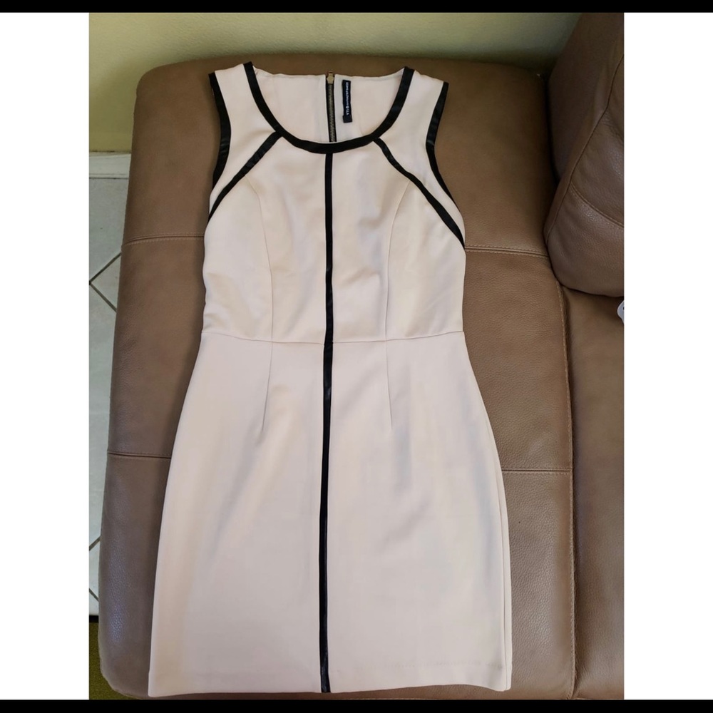 WW118 by Walter Baker Dress - Picture 1 of 2